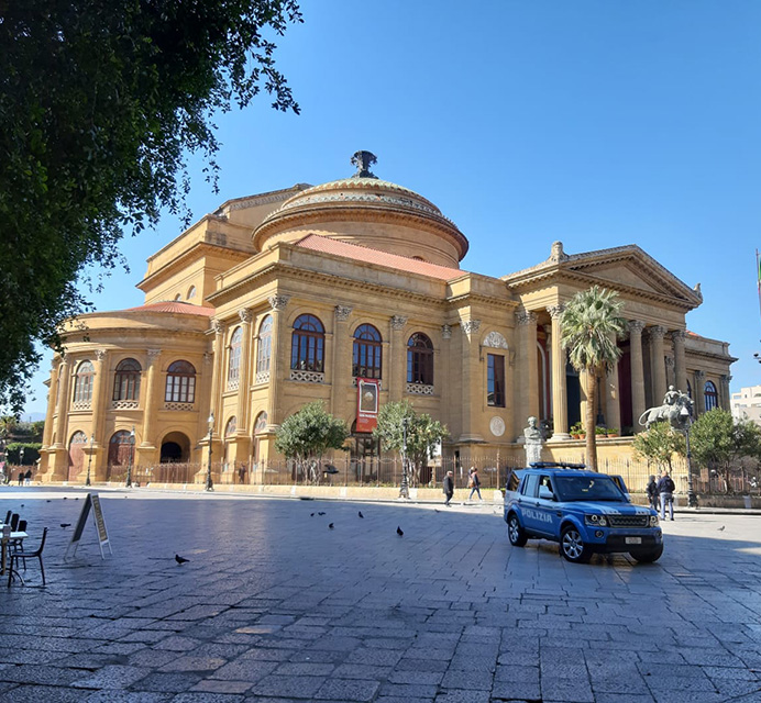 teatri.jpg