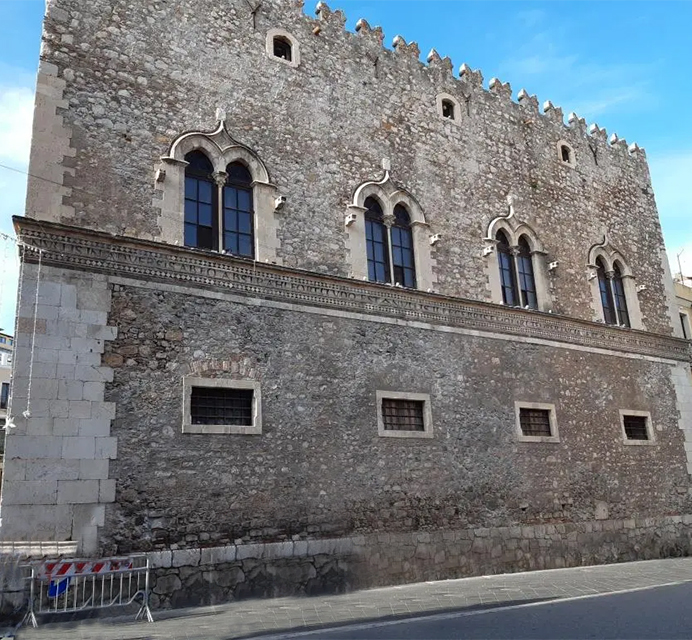palazzo-corvaia-taormina.jpg