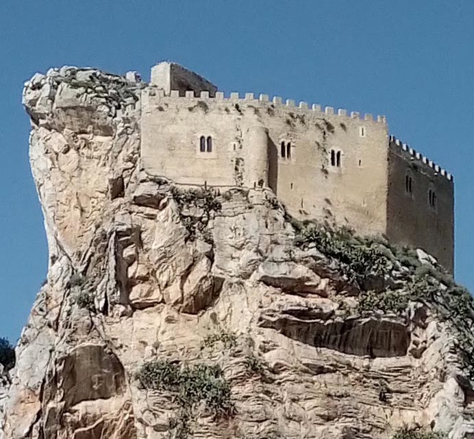 castello-di-mussomeli.jpg