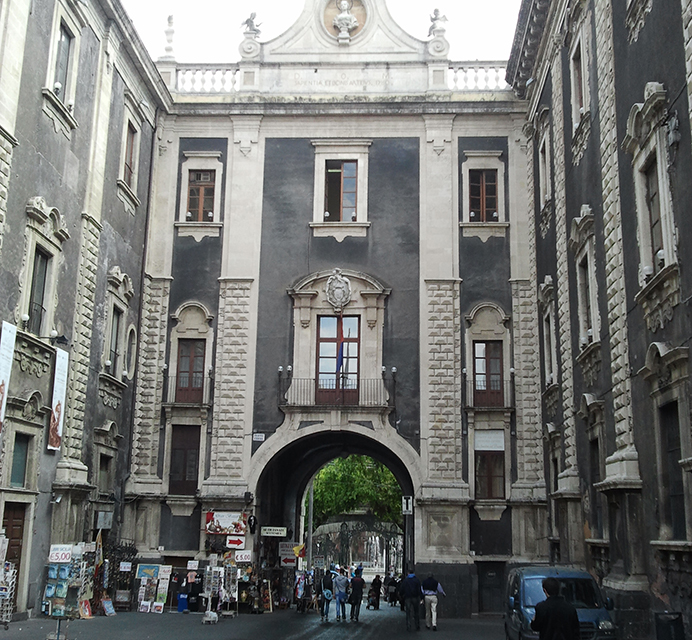 porta-uzeda.jpg